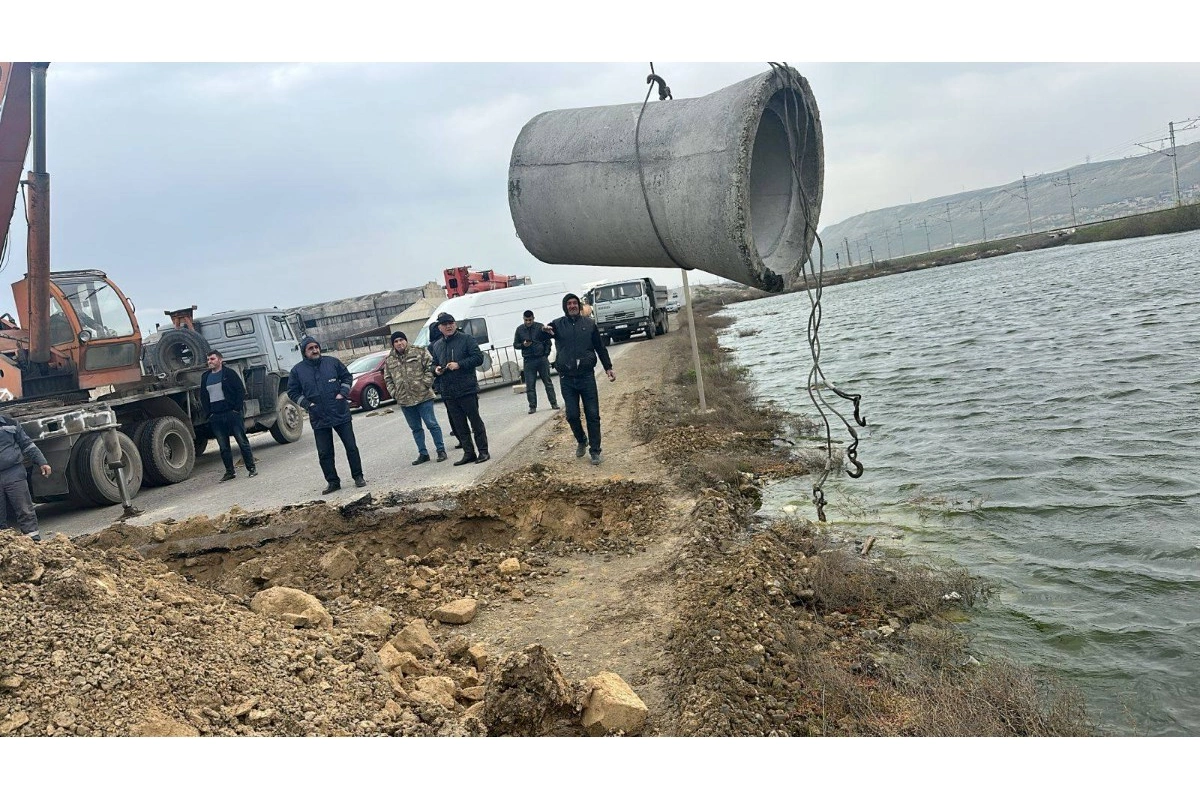 Leysana görə Puta gölünə beton boru qoyuldu — FOTOLAR