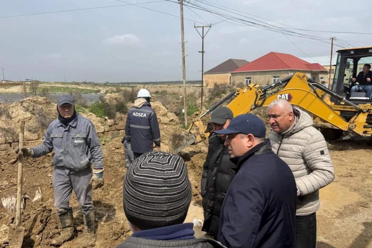 Adil Əliyev Suraxanıda yağışın fəsad törətdiyi ərazilərə baxış keçirib — FOTO