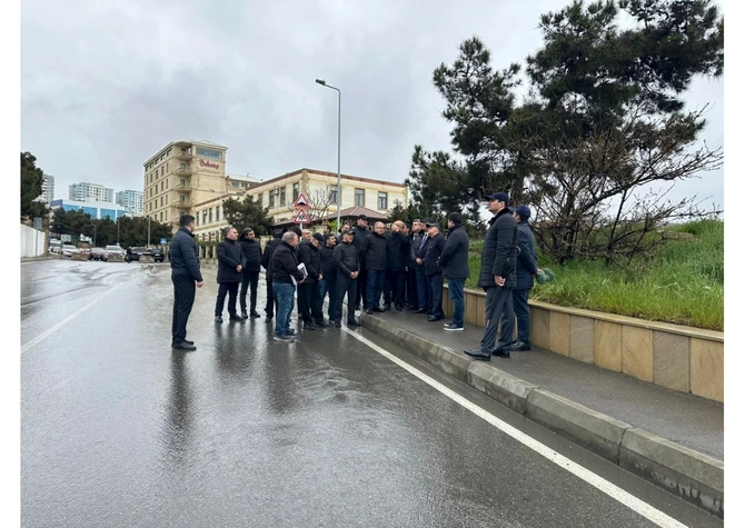 Abşeronun icra başçısı yağışın problem yaratdığı ərazilərdə sakinlərlə görüşüb — FOTOLAR