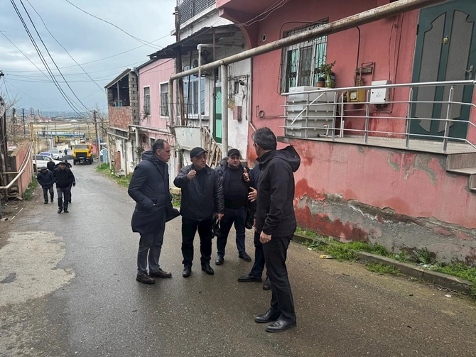 ADSEA sədri üzərində evlər tikilən kollektorun çökdüyü ərazidə olub — FOTOLAR