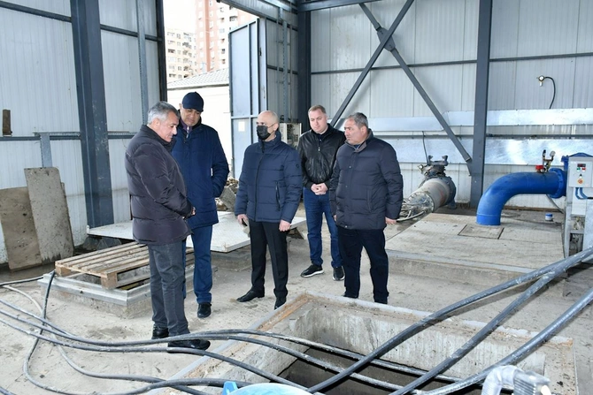 Abşeron Rayon İcra Hakimiyyətinin başçısı su basmış ərazilərdə sakinlərlə görüşdü — FOTOLAR Abşeron Rayon İcra Hakimiyyətinin başçısı su basmış ərazilərdə sakinlərlə görüşdü — FOTOLAR