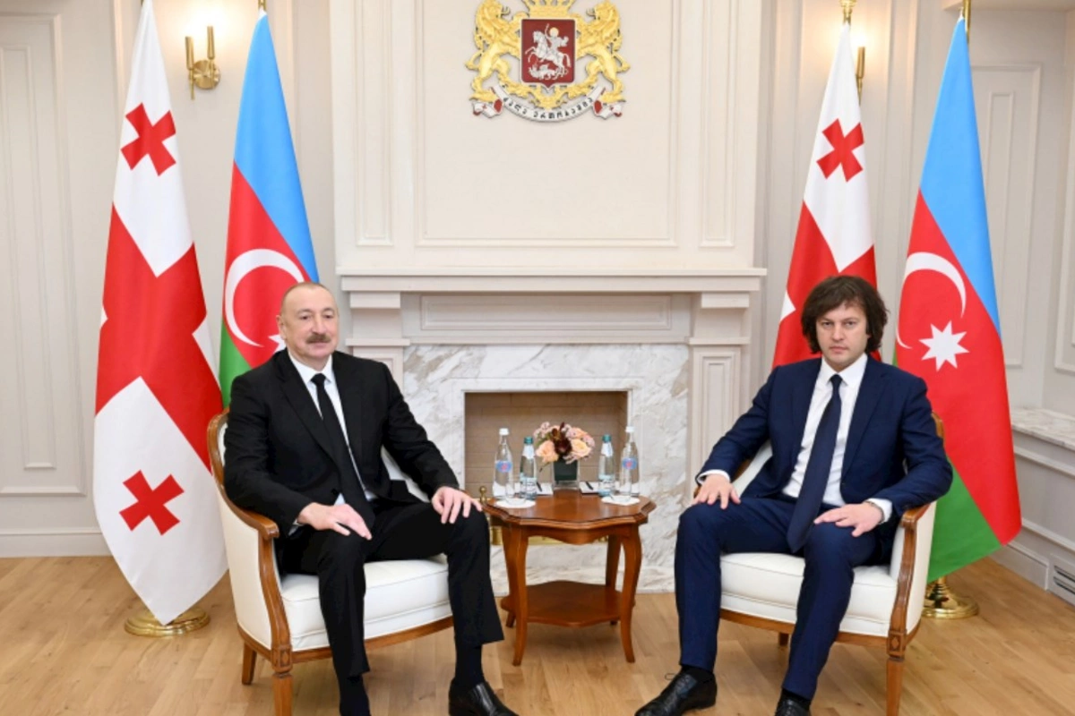 İlham Əliyevin Gürcüstanın Baş naziri ilə təkbətək görüşü oldu — FOTOLAR