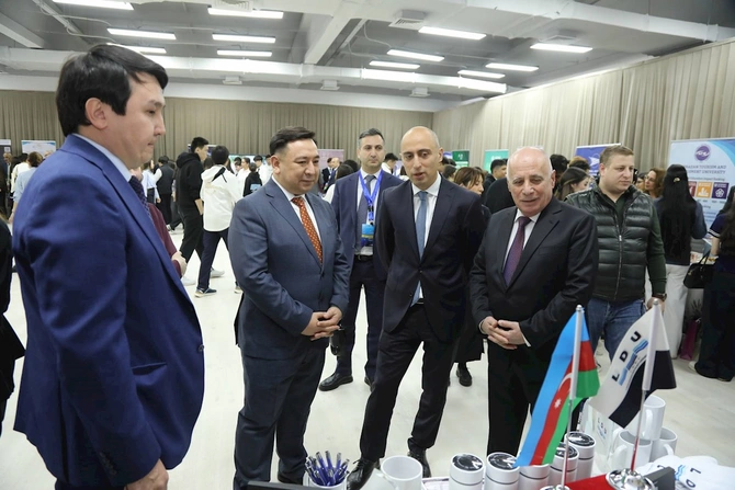 Emin Əmrullayev Qazaxıstanda “Study in Azerbaijan” beynəlxalq təhsil sərgisi ilə tanış olub — FOTOLAR Emin Əmrullayev Qazaxıstanda “Study in Azerbaijan” beynəlxalq təhsil sərgisi ilə tanış olub — FOTOLAR
