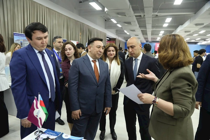 Emin Əmrullayev Qazaxıstanda “Study in Azerbaijan” beynəlxalq təhsil sərgisi ilə tanış olub — FOTOLAR Emin Əmrullayev Qazaxıstanda “Study in Azerbaijan” beynəlxalq təhsil sərgisi ilə tanış olub — FOTOLAR