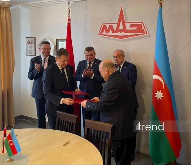 Minskdə Gəncə Avtomobil Zavodunda MAZ şassisi bazasında saziş imzalandı — FOTOLAR