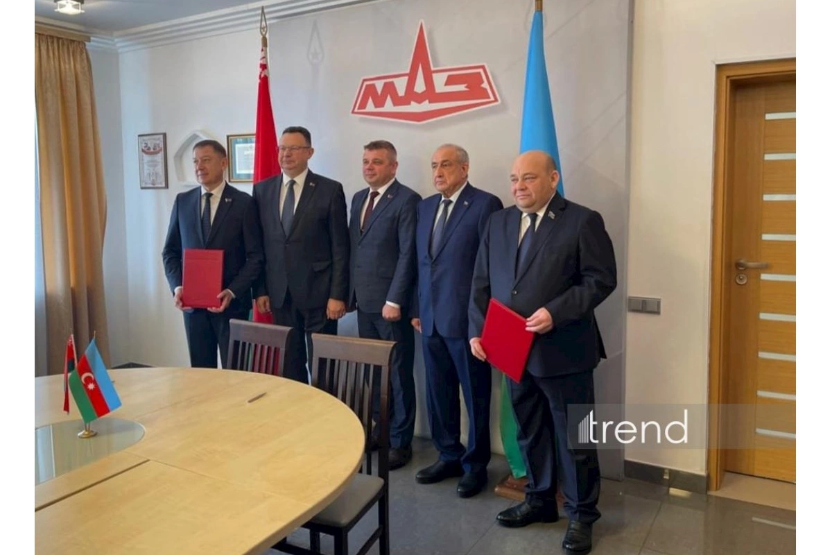 Minskdə Gəncə Avtomobil Zavodunda MAZ şassisi bazasında saziş imzalandı — FOTOLAR