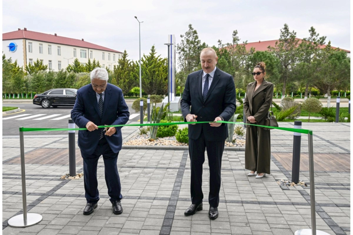 Prezident Milli Aviasiya Akademiyasında Beynəlxalq Təlim Mərkəzinin açılışında — FOTOLAR