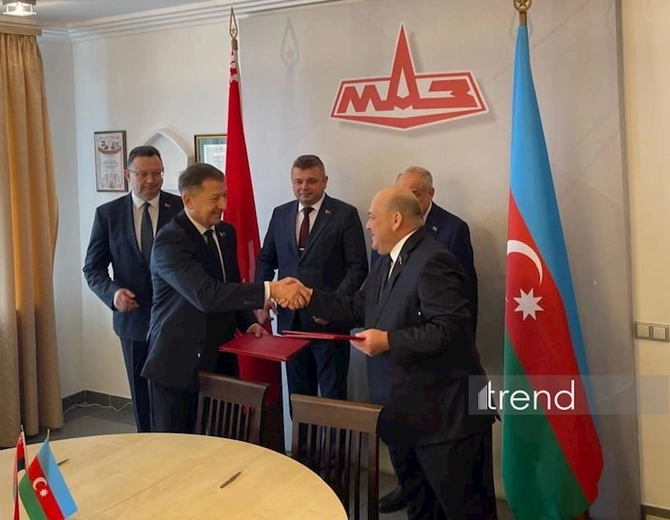 Minskdə Gəncə Avtomobil Zavodunda MAZ şassisi bazasında saziş imzalandı — FOTOLAR