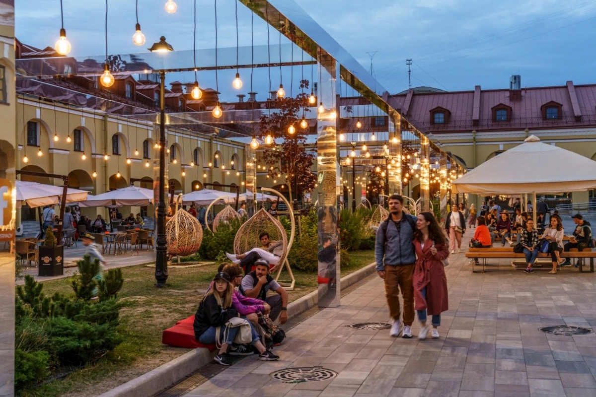 Azərbaycanlı iş adamı Sankt-Peterburqun mərkəzi ərazisini aldı — FOTO