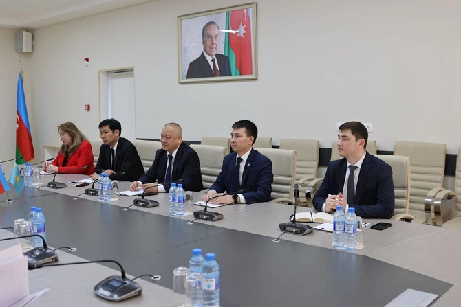MEDİA-da Qazaxıstan nümayəndə heyəti ilə görüş keçirilib — FOTOLAR
