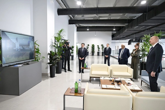 Prezident Milli Aviasiya Akademiyasında Beynəlxalq Təlim Mərkəzinin açılışında — FOTOLAR
