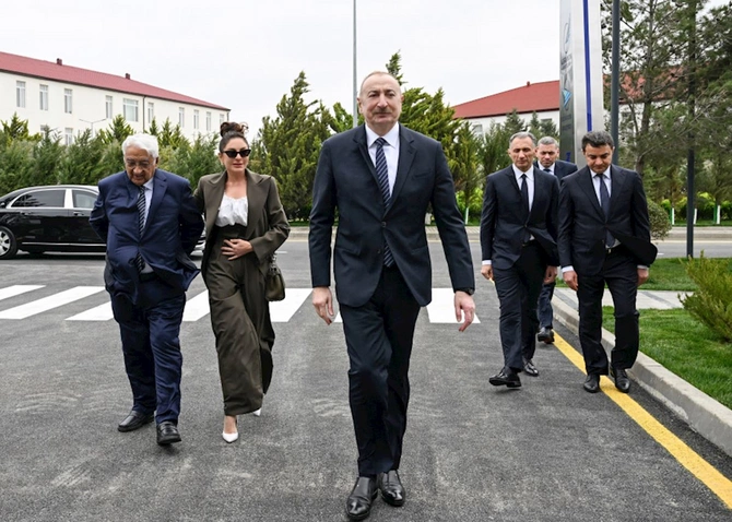 Prezident Milli Aviasiya Akademiyasında Beynəlxalq Təlim Mərkəzinin açılışında — FOTOLAR