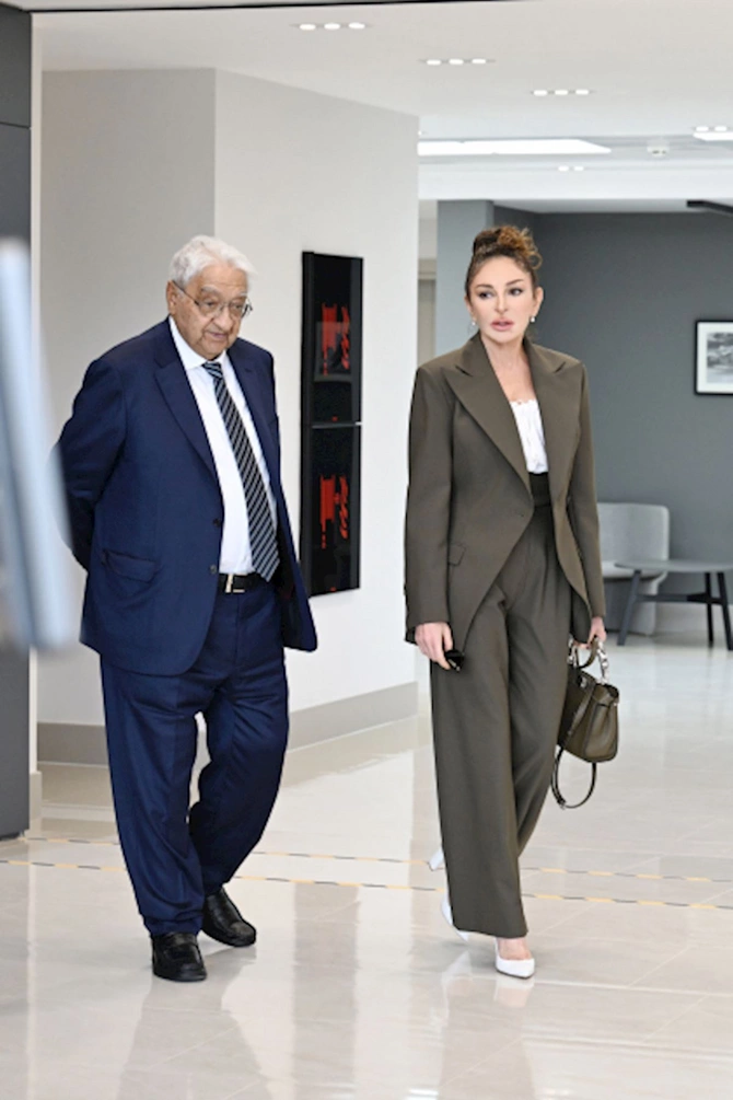 Prezident Milli Aviasiya Akademiyasında Beynəlxalq Təlim Mərkəzinin açılışında — FOTOLAR