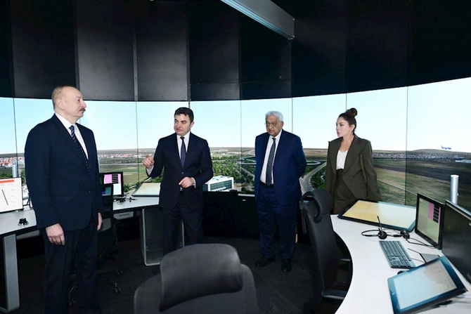 Prezident Milli Aviasiya Akademiyasında Beynəlxalq Təlim Mərkəzinin açılışında — FOTOLAR
