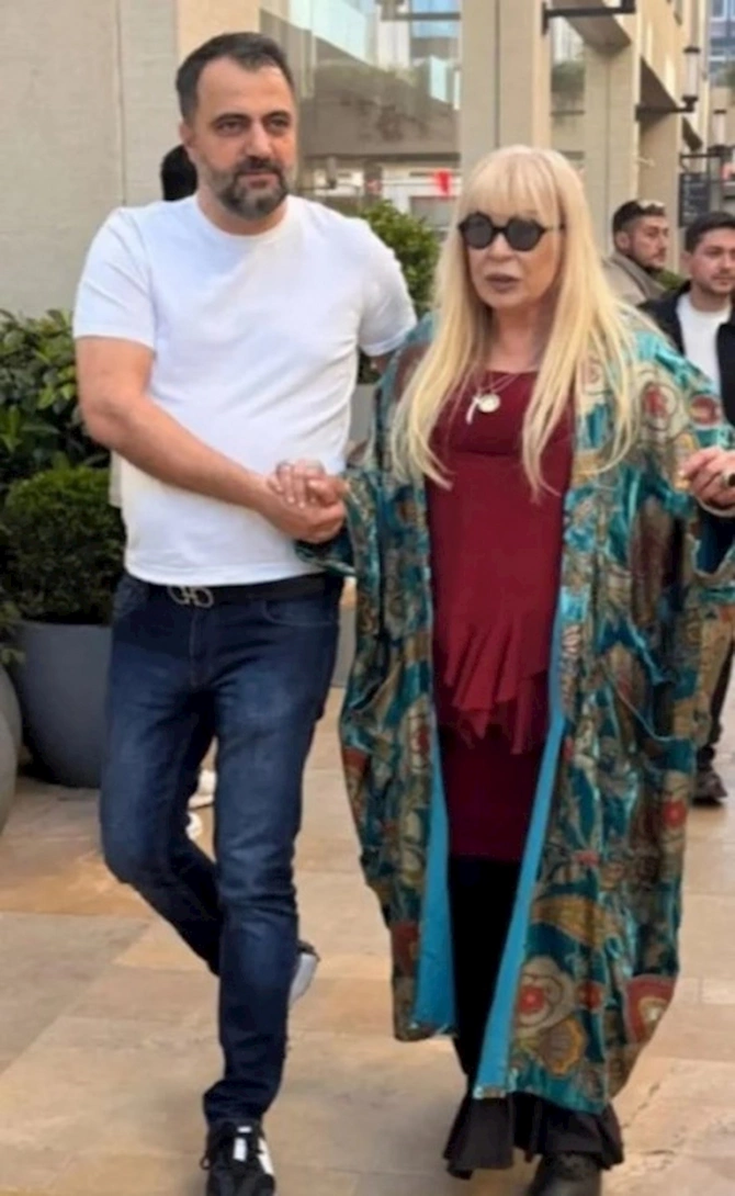 Zerrin Özer aylar sonra ilk dəfə görüntüləndi — Vəziyyəti açıqlandı (FOTO)