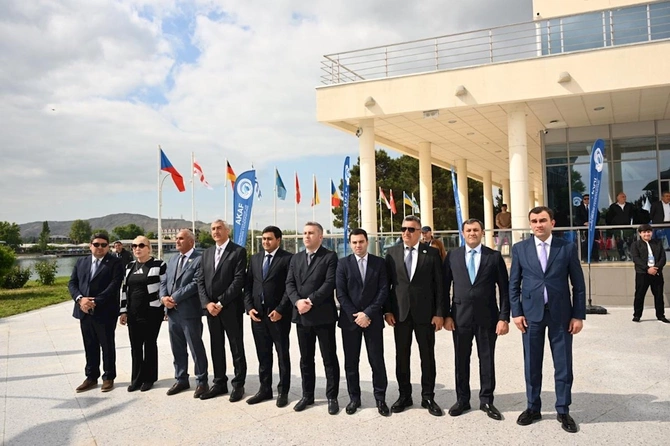 Avarçəkənlərimiz “Prezident Kuboku-2026”nı 9 medalla başa vurdu — FOTOLAR Avarçəkənlərimiz “Prezident Kuboku-2026”nı 9 medalla başa vurdu — FOTOLAR