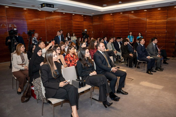 Bakıda zərərli informasiyaya qarşı birgə mübarizə mövzusunda panel müzakirə keçirilib — FOTOLAR