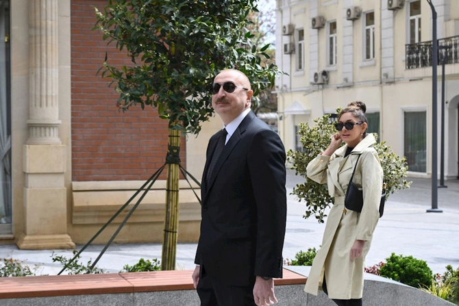 Prezident və birinci xanım İslam Səfərli küçəsinin yenidənqurmadan sonra açılışında iştirak etdi — FOTOLAR