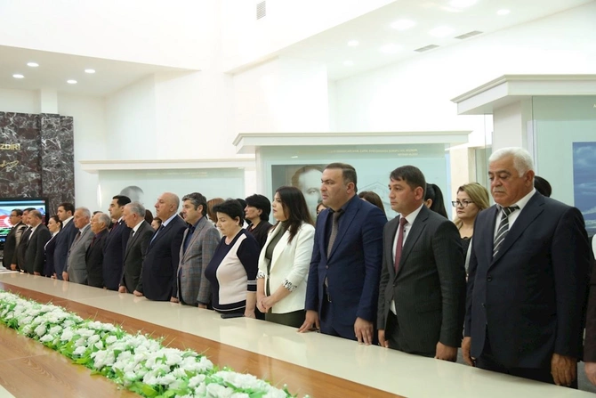 Hacıqabulda Ümummilli Lider Heydər Əliyevin anadan olmasının 103-cü ildönümünə həsr olunmuş konsert proqramı keçirildi — FOTOLAR Hacıqabulda Ümummilli Lider Heydər Əliyevin anadan olmasının 103-cü ildönümünə həsr olunmuş konsert proqramı keçirildi — FOTOLAR