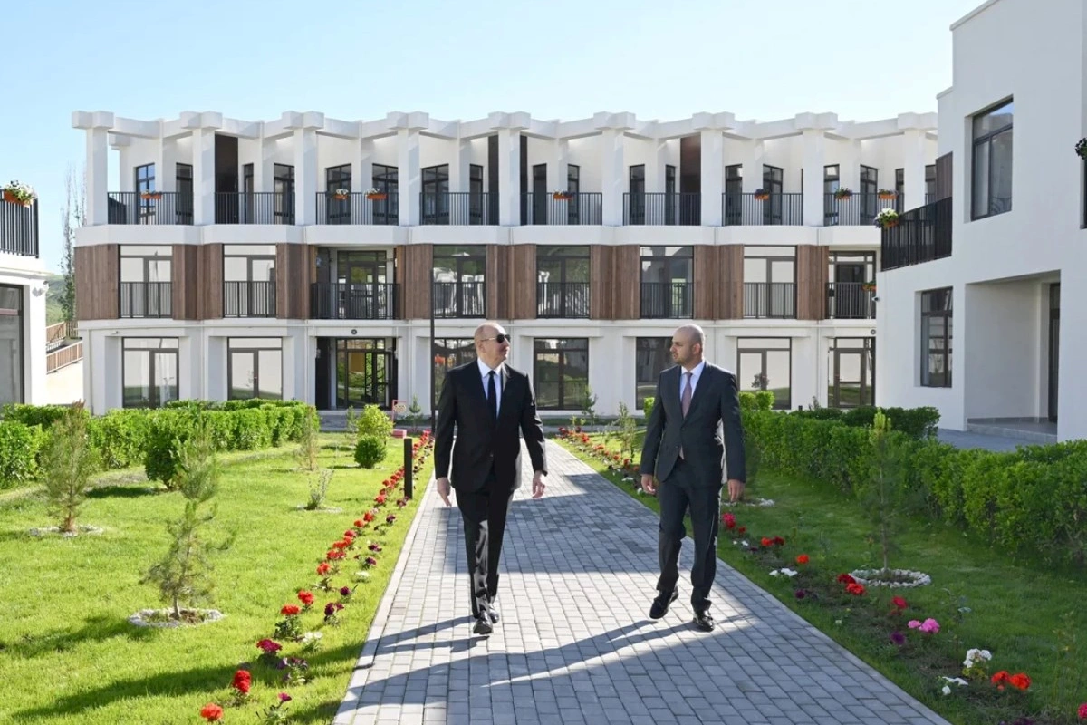 İlham Əliyev Zəngilan şəhərində inşa olunmuş ilk yaşayış kompleksinin açılışında iştirak edib