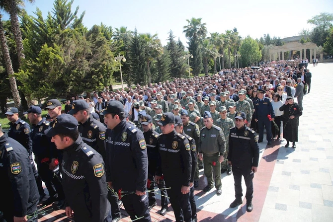 Salyanda Heydər Əliyevin anadan olmasının 103 illiyi qeyd olundu — FOTOLAR Salyanda Heydər Əliyevin anadan olmasının 103 illiyi qeyd olundu — FOTOLAR