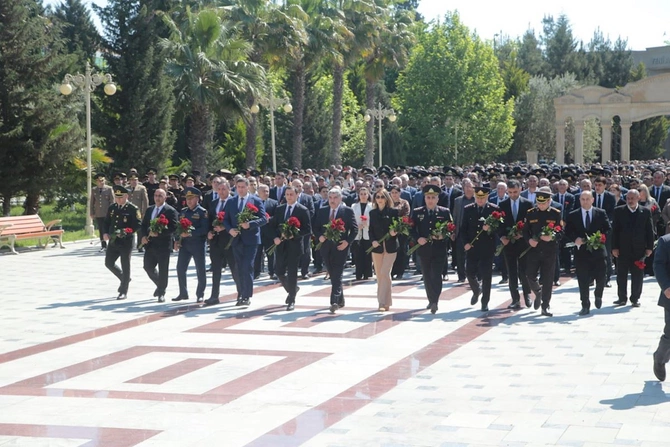 Salyanda Heydər Əliyevin anadan olmasının 103 illiyi qeyd olundu — FOTOLAR Salyanda Heydər Əliyevin anadan olmasının 103 illiyi qeyd olundu — FOTOLAR