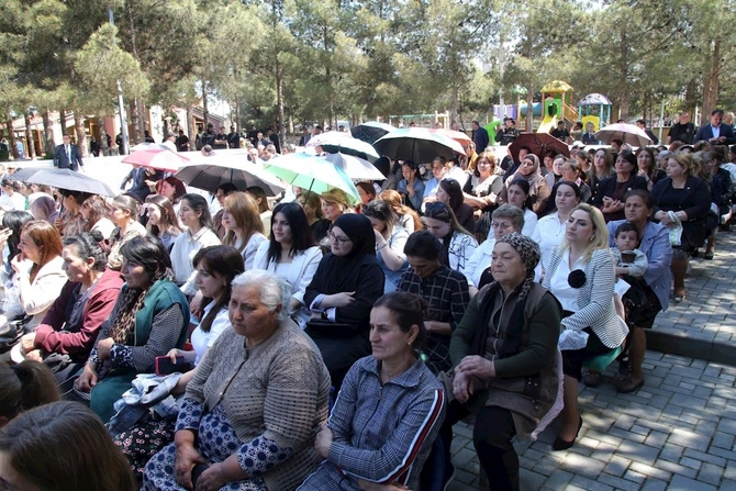 Hacıqabulda Ümummilli Lider Heydər Əliyevin anadan olmasının 103-cü ildönümünə həsr olunmuş konsert proqramı keçirildi — FOTOLAR Hacıqabulda Ümummilli Lider Heydər Əliyevin anadan olmasının 103-cü ildönümünə həsr olunmuş konsert proqramı keçirildi — FOTOLAR