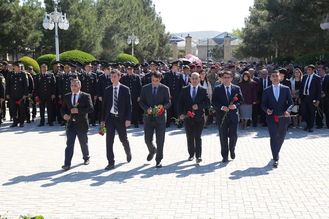 Hacıqabulda Ümummilli Lider Heydər Əliyevin anadan olmasının 103-cü ildönümünə həsr olunmuş konsert proqramı keçirildi — FOTOLAR Hacıqabulda Ümummilli Lider Heydər Əliyevin anadan olmasının 103-cü ildönümünə həsr olunmuş konsert proqramı keçirildi — FOTOLAR