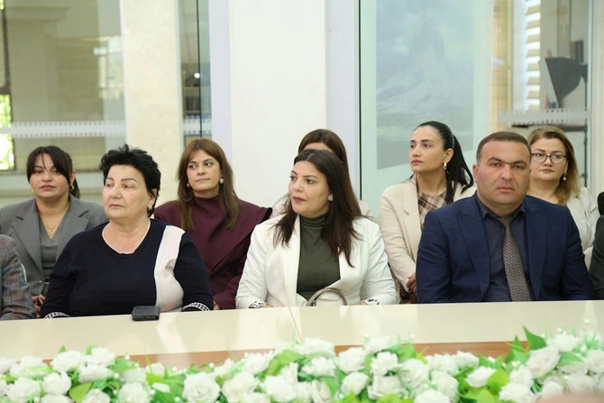 Hacıqabulda Ümummilli Lider Heydər Əliyevin anadan olmasının 103-cü ildönümünə həsr olunmuş konsert proqramı keçirildi — FOTOLAR Hacıqabulda Ümummilli Lider Heydər Əliyevin anadan olmasının 103-cü ildönümünə həsr olunmuş konsert proqramı keçirildi — FOTOLAR
