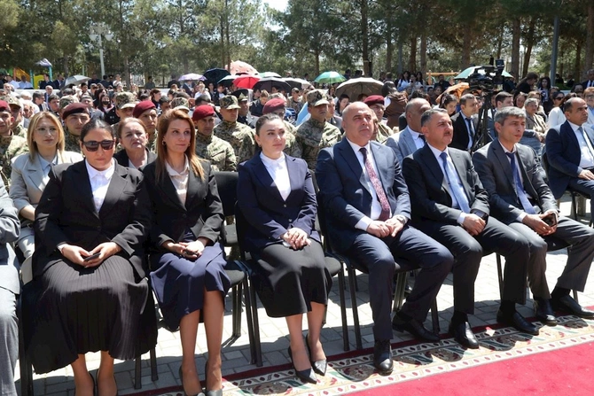 Hacıqabulda Ümummilli Lider Heydər Əliyevin anadan olmasının 103-cü ildönümünə həsr olunmuş konsert proqramı keçirildi — FOTOLAR Hacıqabulda Ümummilli Lider Heydər Əliyevin anadan olmasının 103-cü ildönümünə həsr olunmuş konsert proqramı keçirildi — FOTOLAR