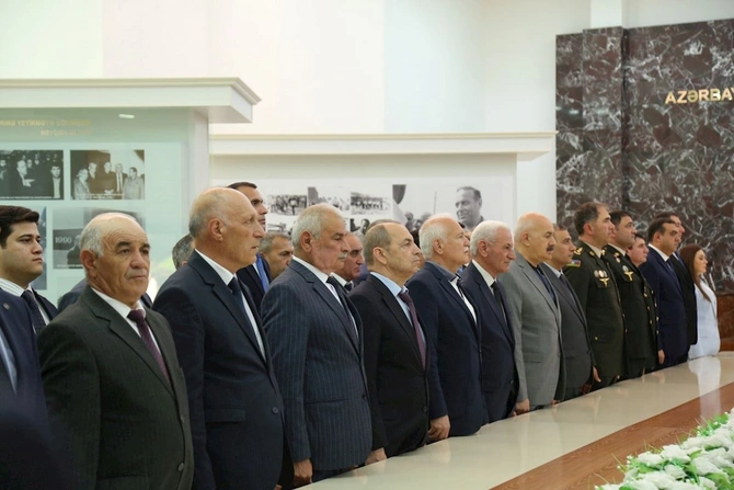 Hacıqabulda Ümummilli Lider Heydər Əliyevin anadan olmasının 103-cü ildönümünə həsr olunmuş konsert proqramı keçirildi — FOTOLAR Hacıqabulda Ümummilli Lider Heydər Əliyevin anadan olmasının 103-cü ildönümünə həsr olunmuş konsert proqramı keçirildi — FOTOLAR