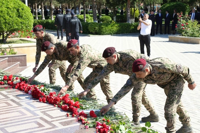 Hacıqabulda Ümummilli Lider Heydər Əliyevin anadan olmasının 103-cü ildönümünə həsr olunmuş konsert proqramı keçirildi — FOTOLAR Hacıqabulda Ümummilli Lider Heydər Əliyevin anadan olmasının 103-cü ildönümünə həsr olunmuş konsert proqramı keçirildi — FOTOLAR