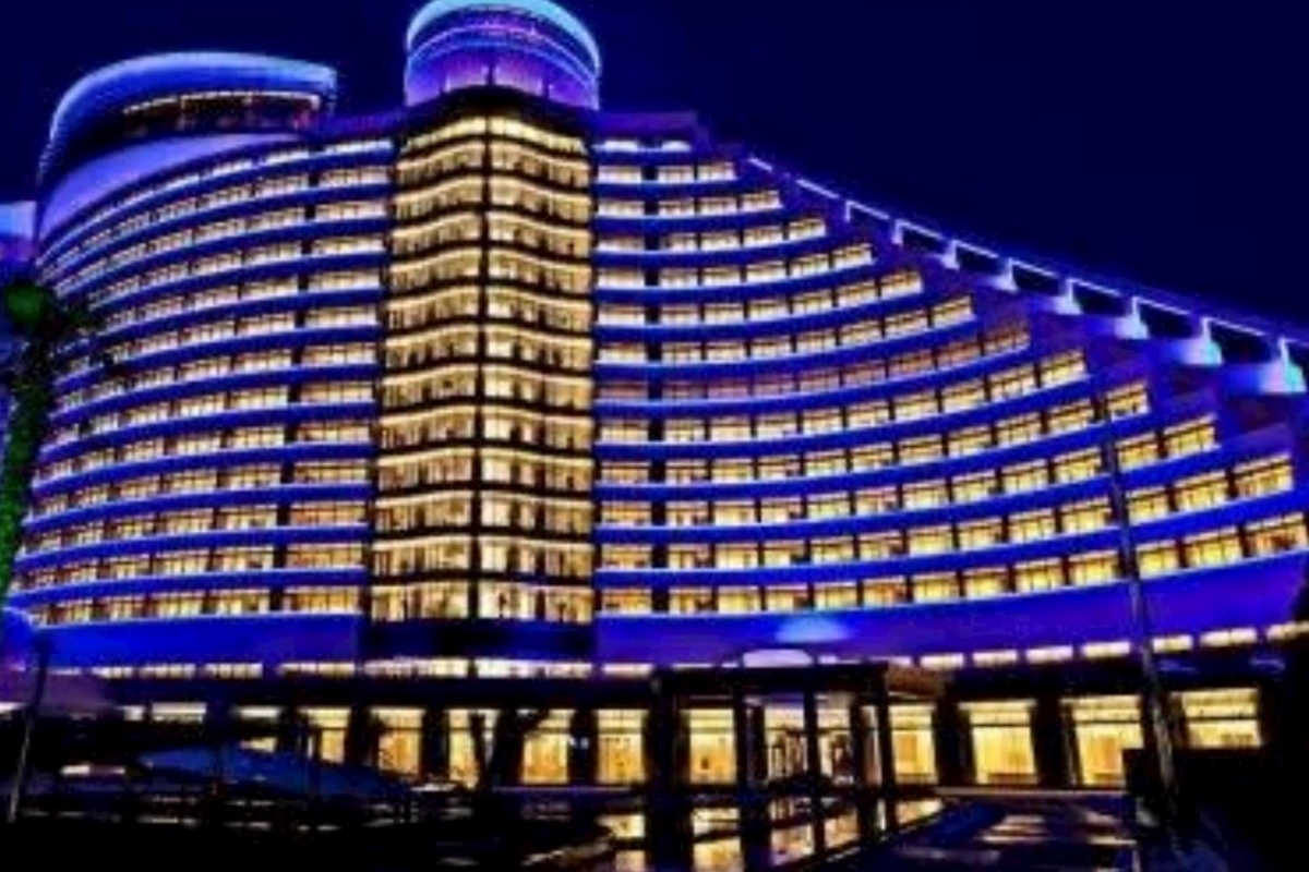Məşhur hotel sökülür? — FOTO