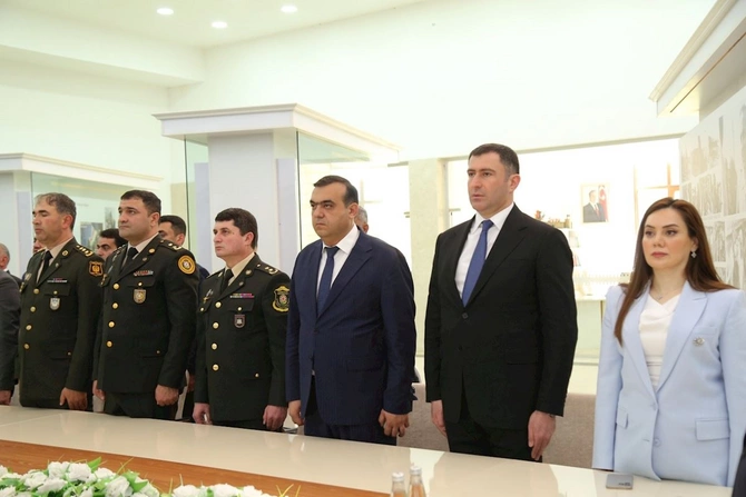 Hacıqabulda Ümummilli Lider Heydər Əliyevin anadan olmasının 103-cü ildönümünə həsr olunmuş konsert proqramı keçirildi — FOTOLAR Hacıqabulda Ümummilli Lider Heydər Əliyevin anadan olmasının 103-cü ildönümünə həsr olunmuş konsert proqramı keçirildi — FOTOLAR