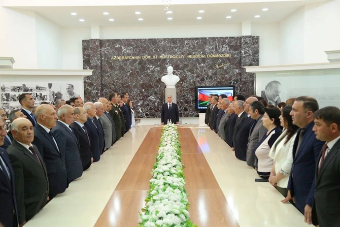 Hacıqabulda Ümummilli Lider Heydər Əliyevin anadan olmasının 103-cü ildönümünə həsr olunmuş konsert proqramı keçirildi — FOTOLAR Hacıqabulda Ümummilli Lider Heydər Əliyevin anadan olmasının 103-cü ildönümünə həsr olunmuş konsert proqramı keçirildi — FOTOLAR
