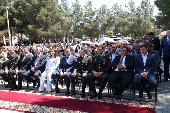 Hacıqabulda Ümummilli Lider Heydər Əliyevin anadan olmasının 103-cü ildönümünə həsr olunmuş konsert proqramı keçirildi — FOTOLAR Hacıqabulda Ümummilli Lider Heydər Əliyevin anadan olmasının 103-cü ildönümünə həsr olunmuş konsert proqramı keçirildi — FOTOLAR