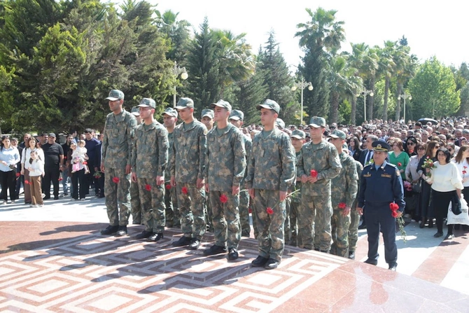 Salyanda Heydər Əliyevin anadan olmasının 103 illiyi qeyd olundu — FOTOLAR Salyanda Heydər Əliyevin anadan olmasının 103 illiyi qeyd olundu — FOTOLAR