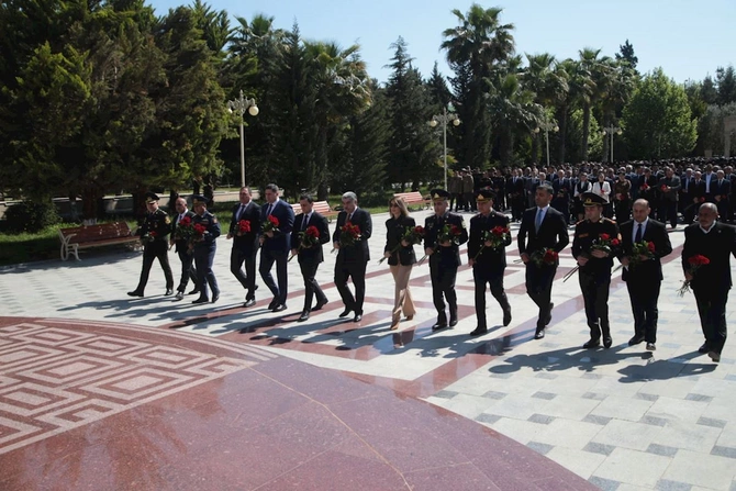Salyanda Heydər Əliyevin anadan olmasının 103 illiyi qeyd olundu — FOTOLAR Salyanda Heydər Əliyevin anadan olmasının 103 illiyi qeyd olundu — FOTOLAR