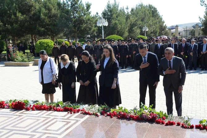 Hacıqabulda Ümummilli Lider Heydər Əliyevin anadan olmasının 103-cü ildönümünə həsr olunmuş konsert proqramı keçirildi — FOTOLAR Hacıqabulda Ümummilli Lider Heydər Əliyevin anadan olmasının 103-cü ildönümünə həsr olunmuş konsert proqramı keçirildi — FOTOLAR
