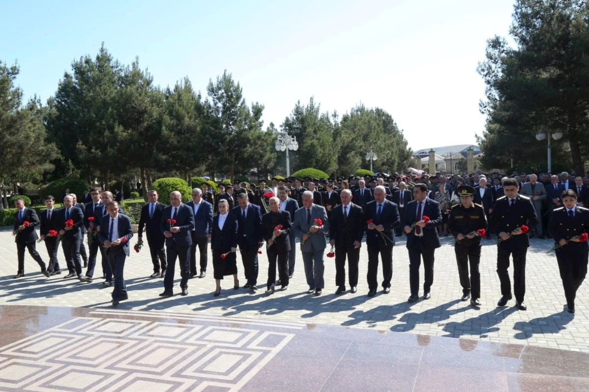 Hacıqabulda Ümummilli Lider Heydər Əliyevin anadan olmasının 103-cü ildönümünə həsr olunmuş konsert proqramı keçirildi — FOTOLAR