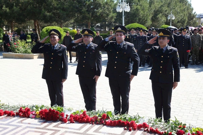 Hacıqabulda Ümummilli Lider Heydər Əliyevin anadan olmasının 103-cü ildönümünə həsr olunmuş konsert proqramı keçirildi — FOTOLAR Hacıqabulda Ümummilli Lider Heydər Əliyevin anadan olmasının 103-cü ildönümünə həsr olunmuş konsert proqramı keçirildi — FOTOLAR