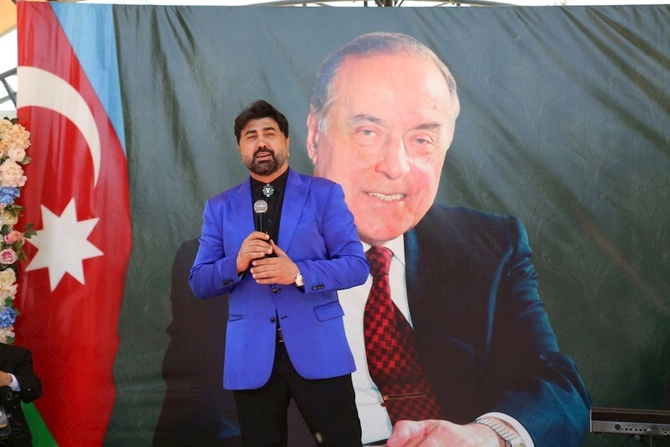 Hacıqabulda Ümummilli Lider Heydər Əliyevin anadan olmasının 103-cü ildönümünə həsr olunmuş konsert proqramı keçirildi — FOTOLAR Hacıqabulda Ümummilli Lider Heydər Əliyevin anadan olmasının 103-cü ildönümünə həsr olunmuş konsert proqramı keçirildi — FOTOLAR