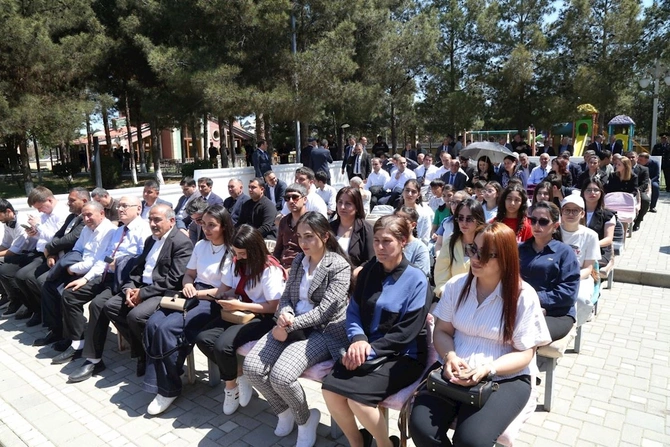 Hacıqabulda Ümummilli Lider Heydər Əliyevin anadan olmasının 103-cü ildönümünə həsr olunmuş konsert proqramı keçirildi — FOTOLAR Hacıqabulda Ümummilli Lider Heydər Əliyevin anadan olmasının 103-cü ildönümünə həsr olunmuş konsert proqramı keçirildi — FOTOLAR