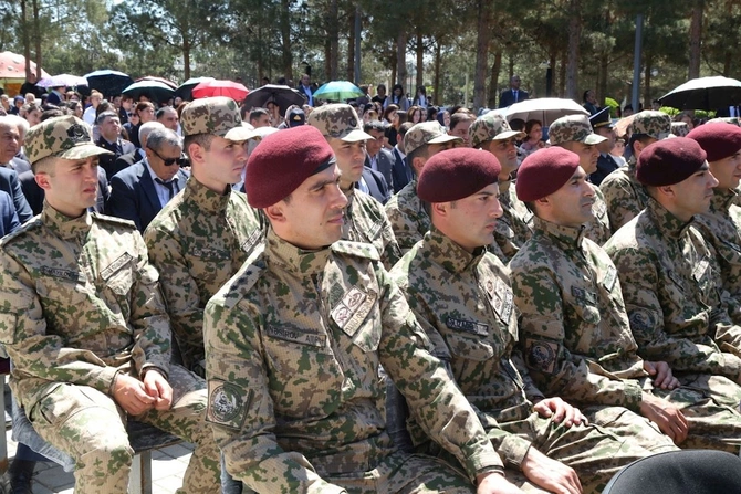 Hacıqabulda Ümummilli Lider Heydər Əliyevin anadan olmasının 103-cü ildönümünə həsr olunmuş konsert proqramı keçirildi — FOTOLAR Hacıqabulda Ümummilli Lider Heydər Əliyevin anadan olmasının 103-cü ildönümünə həsr olunmuş konsert proqramı keçirildi — FOTOLAR