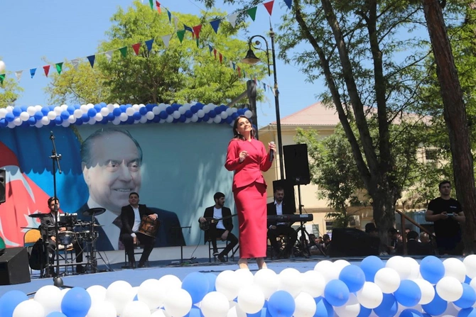 Salyanda Heydər Əliyevin anadan olmasının 103 illiyi qeyd olundu — FOTOLAR Salyanda Heydər Əliyevin anadan olmasının 103 illiyi qeyd olundu — FOTOLAR