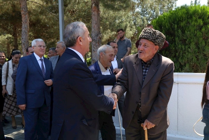 Hacıqabulda Ümummilli Lider Heydər Əliyevin anadan olmasının 103-cü ildönümünə həsr olunmuş konsert proqramı keçirildi — FOTOLAR Hacıqabulda Ümummilli Lider Heydər Əliyevin anadan olmasının 103-cü ildönümünə həsr olunmuş konsert proqramı keçirildi — FOTOLAR