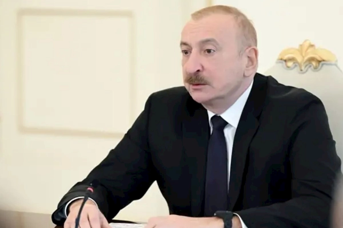 “Yolda polislər düzmüşdük ki, onlara çörək, su verək” — İlham Əliyev