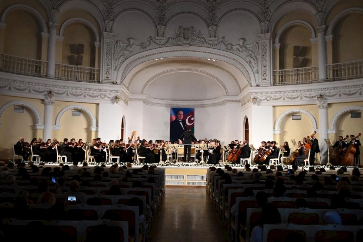 Filarmoniyada Heydər Əliyevin anadan olmasının 103 illiyinə həsr olunmuş konsert keçirildi — FOTOLAR