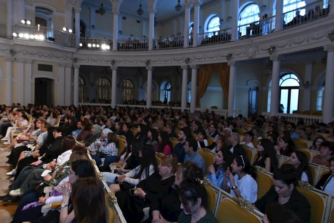 Filarmoniyada Heydər Əliyevin anadan olmasının 103 illiyinə həsr olunmuş konsert keçirildi — FOTOLAR