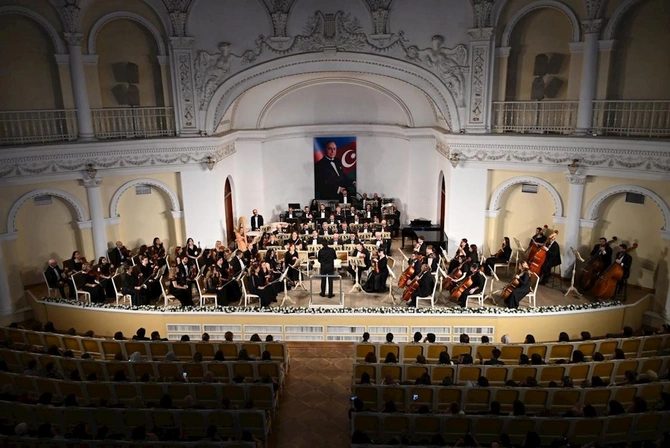 Filarmoniyada Heydər Əliyevin anadan olmasının 103 illiyinə həsr olunmuş konsert keçirildi — FOTOLAR